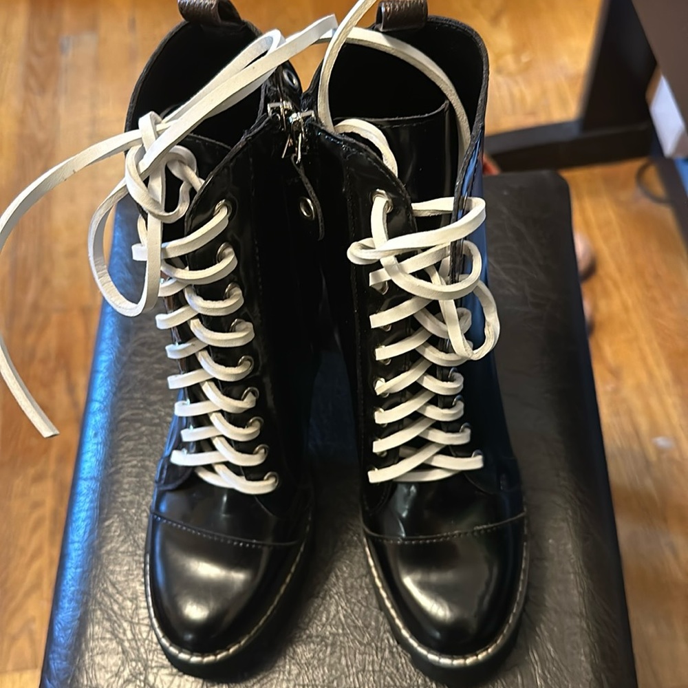 Women’s Louis Vuitton